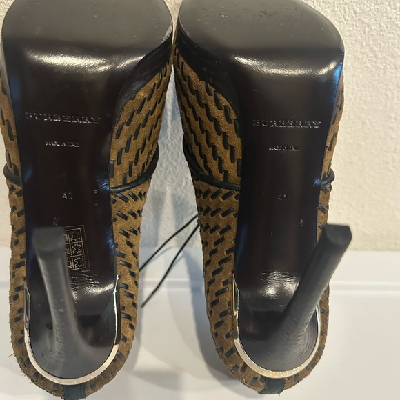 Burberry Brown suade bootie with leather weaving - Picture 8 of 11